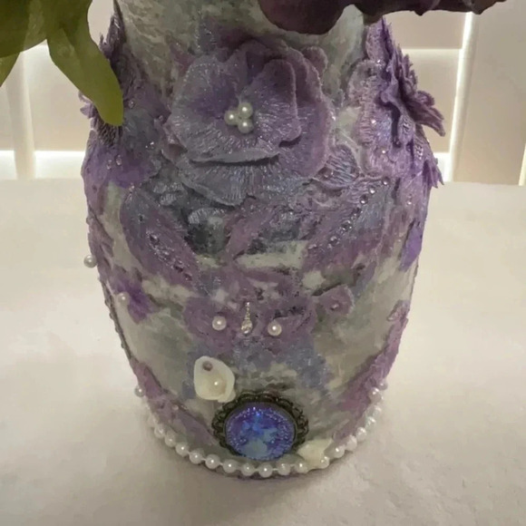Handmade Vase &Flowers - Picture 4 of 7